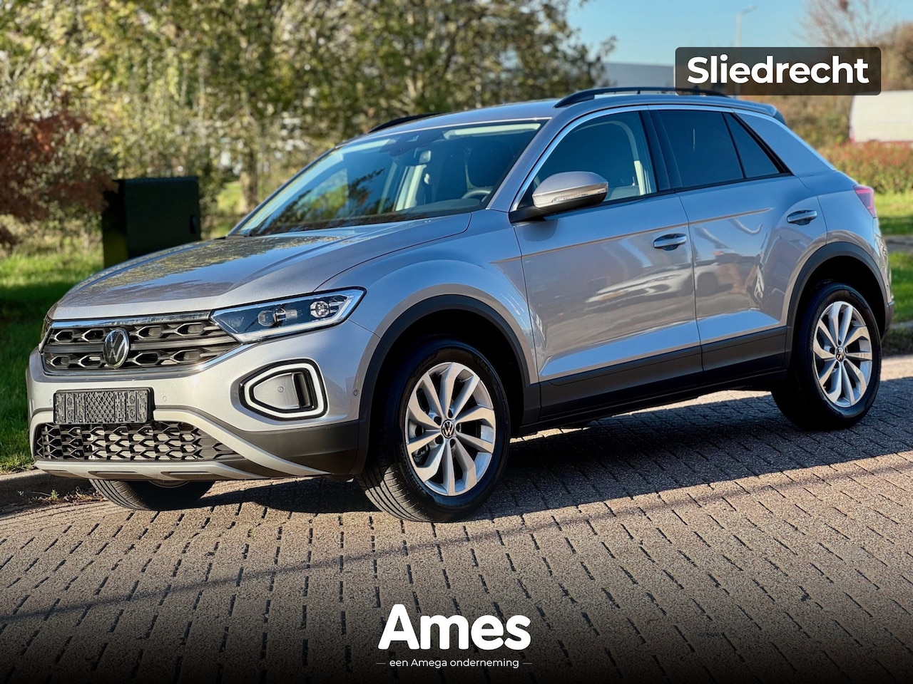 Volkswagen T-Roc - 1.5 TSI 150pk DSG Life Edition | Dodehoeksensoren | Climatronic | Achteruitrijcamera - AutoWereld.nl