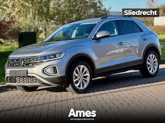 Volkswagen T-Roc - 1.5 TSI 150pk DSG Life Edition | Dodehoeksensoren | Climatronic | Achteruitrijcamera