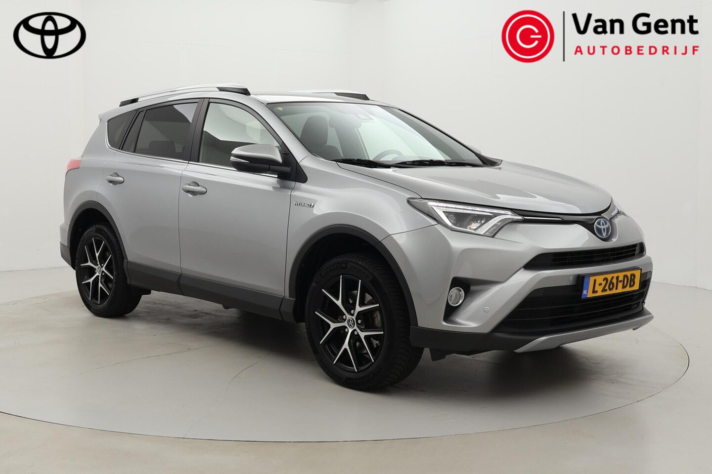 Toyota RAV4 - 2.5 Hybrid AWD Style | Trekhaak | Navigatie | Stoelverwarming | Keyless | Adaptive Cruise - AutoWereld.nl