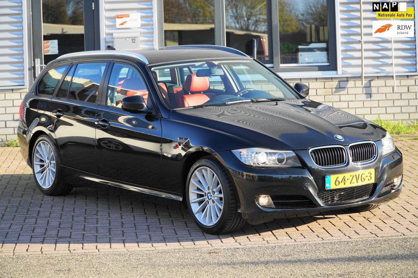 BMW 3-serie Touring - 318i NAVI LEDER BI-XENON - AutoWereld.nl
