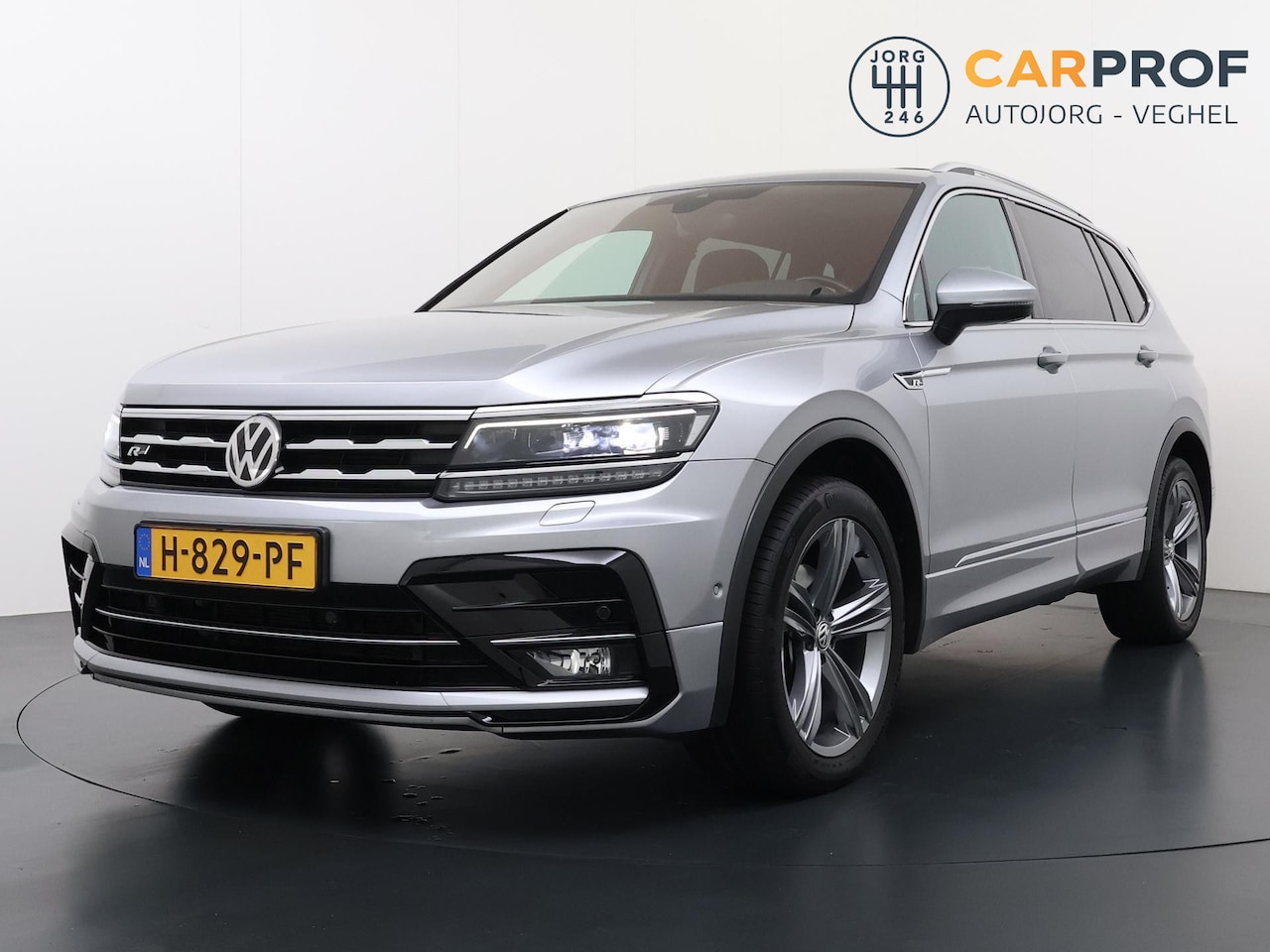 Volkswagen Tiguan Allspace - 1.5 TSI Highline Business R 7p. 7 persoons R-Line Trekhaak Panoramadak - AutoWereld.nl