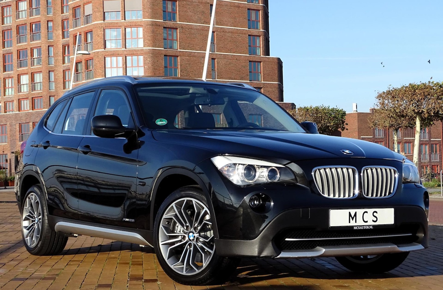 BMW X1 - XDrive 28i 6cil 258pk EXE Aut Pano Leer 140dkm - AutoWereld.nl