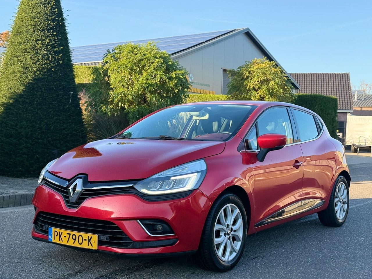 Renault Clio - 1.5 dCi Ecoleader Intens 2017 Clima/Navi/Lmv - AutoWereld.nl