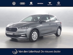Skoda Fabia - 1.0 TSI 95pk Selection / Navigatie via App Connect / Cruise Control / Parkeersensoren