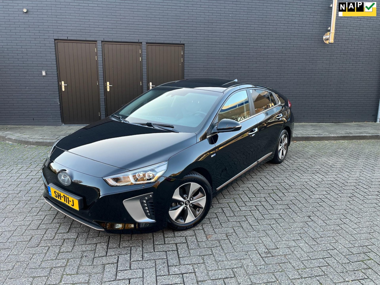 Hyundai IONIQ - Premium EV Leer Schuif/kanteldak Led SOH 100% - AutoWereld.nl