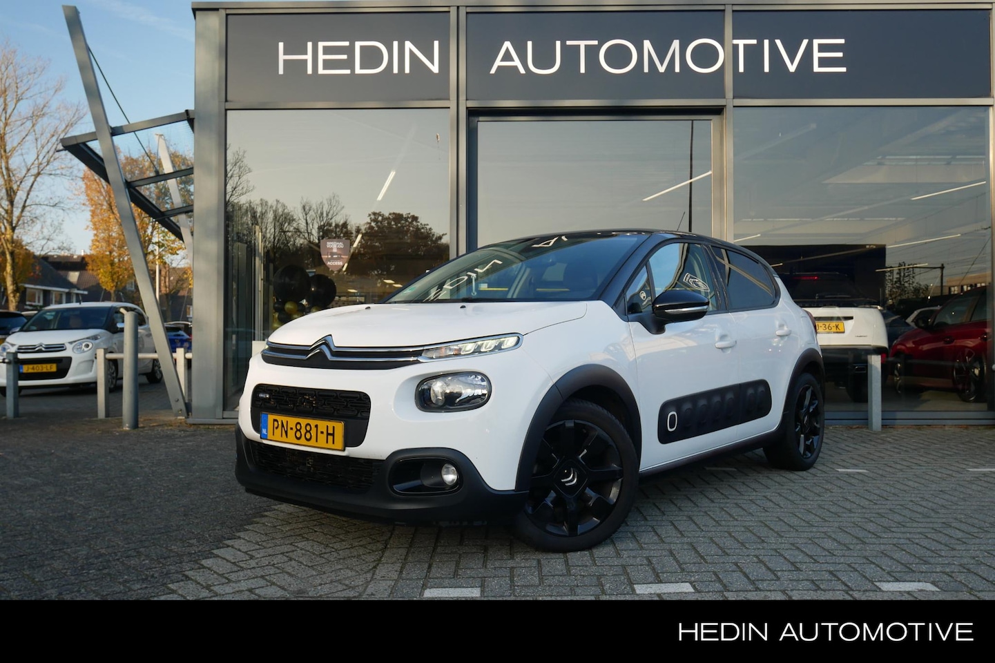 Citroën C3 - 1.2 110PK Automaat Shine | Trekhaak | Navigatie | Camera | Airco | - AutoWereld.nl
