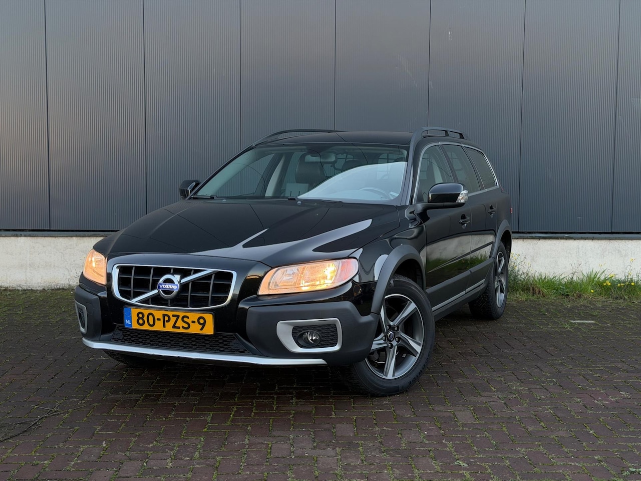 Volvo XC70 - 2.0 D3 FWD Kinetic 5 cylinder !! - AutoWereld.nl