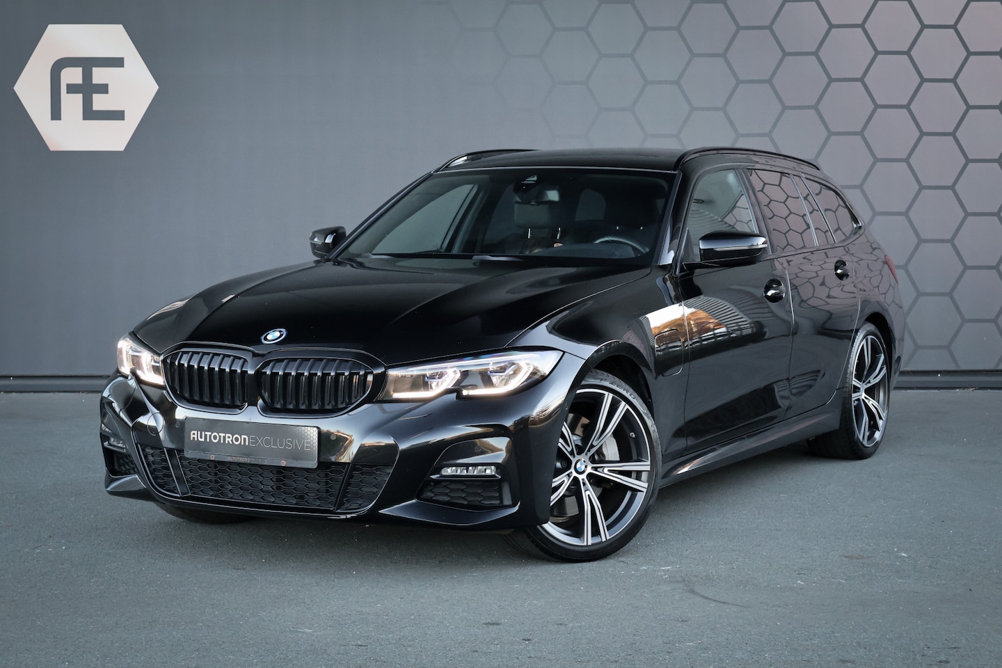 BMW 3-serie Touring - 330e Business Edition Plus | STOELVERWARMING | CRUISE CONTROL | ACHTERUITRIJCAMERA | APPLE - AutoWereld.nl