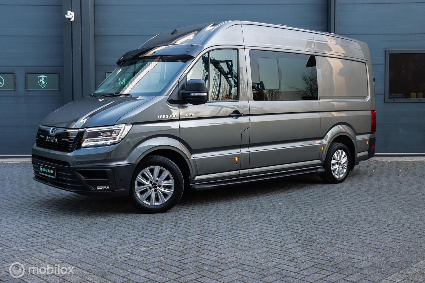 MAN TGE - 35 2.0 L3H3 177PK 4x4|ACC|Leder|Camera|Massage|Zonnepaneel+Victron220v - AutoWereld.nl