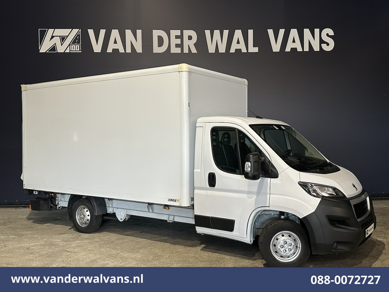 Peugeot Boxer - 2.2 BlueHDi 141pk Bakwagen Laadklep Euro6 Airco | Cruisecontrol | 955kg laadvermogen Bijri - AutoWereld.nl