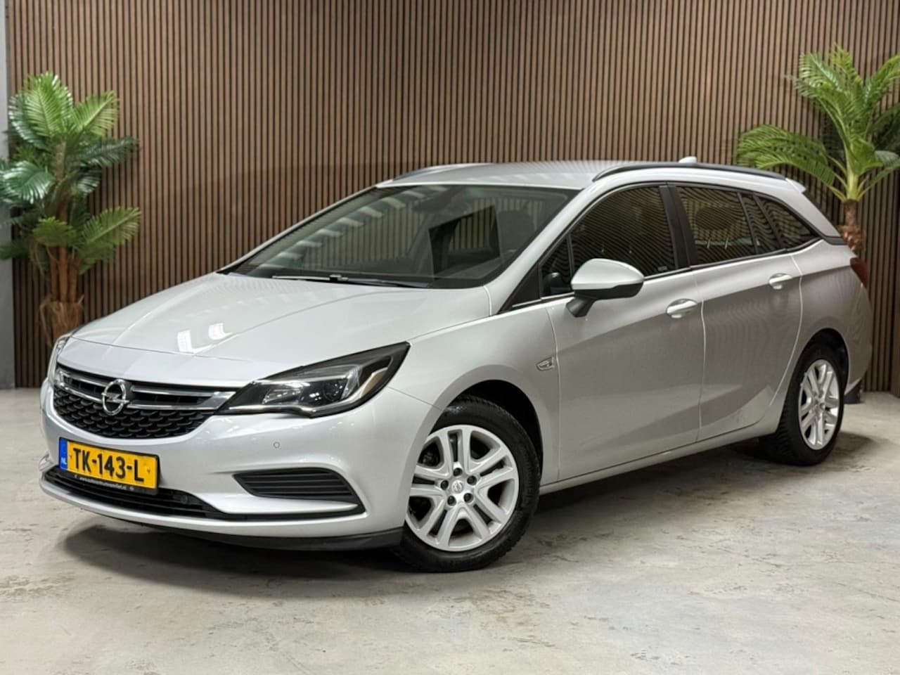 Opel Astra Sports Tourer - 1.0 Online Ed. - AutoWereld.nl