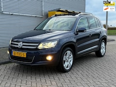 Volkswagen Tiguan - 1.4 TSI Sport&Style Pano-Dak Xenon Navi Pdc Dealer ondh
