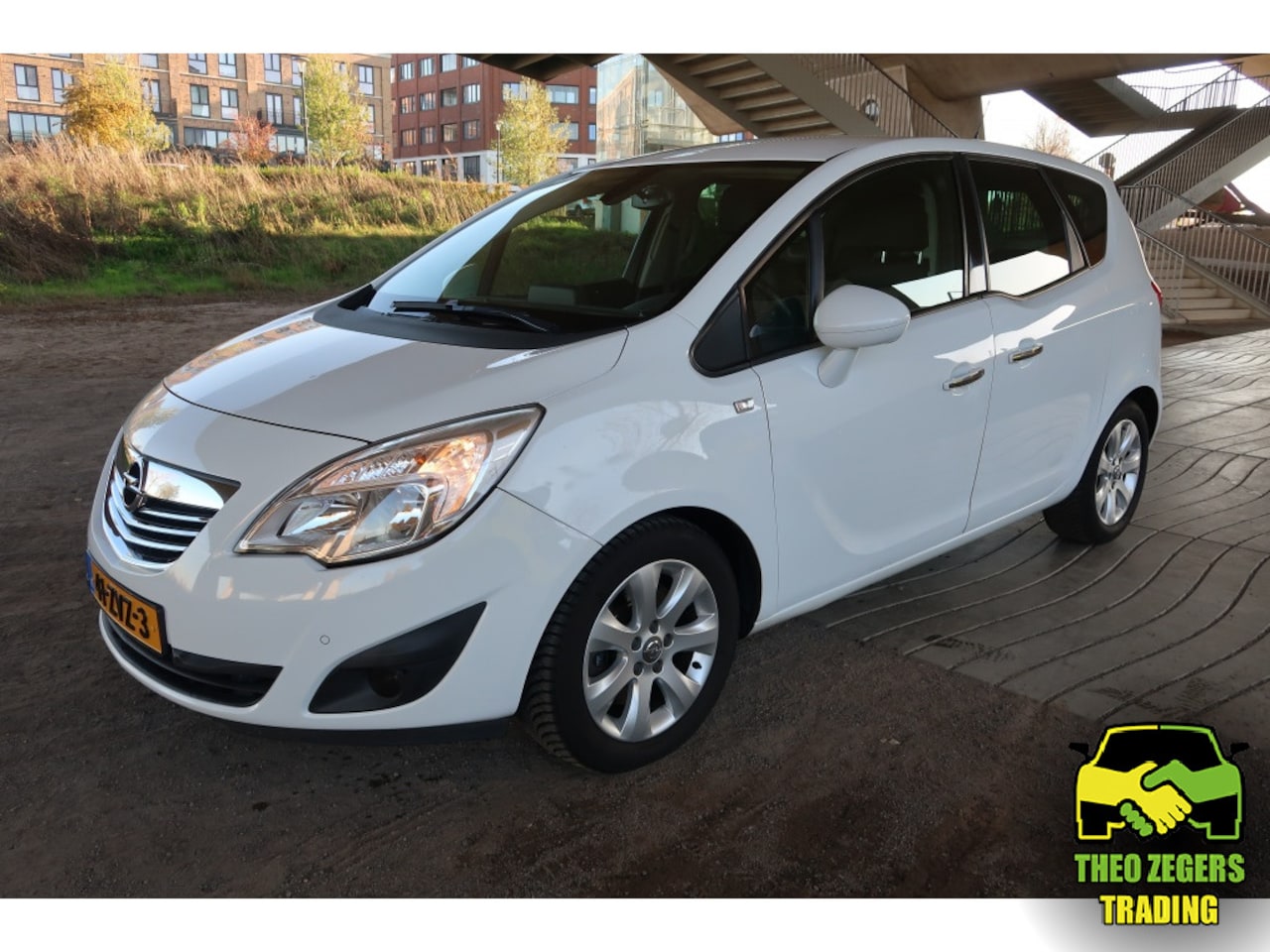 Opel Meriva - 1.4 Turbo Cosmo Automaat met grote beurt en nieuwe remmen - AutoWereld.nl