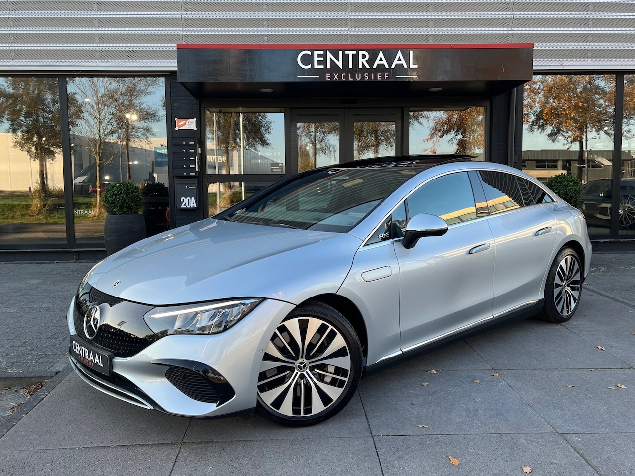 Mercedes-Benz EQE - 300 Luxury Line 89 kWh|Pano|Burmester|Head-Up|Memory|Camera|ACC|Leder|Keyless|NL-Auto|245P - AutoWereld.nl