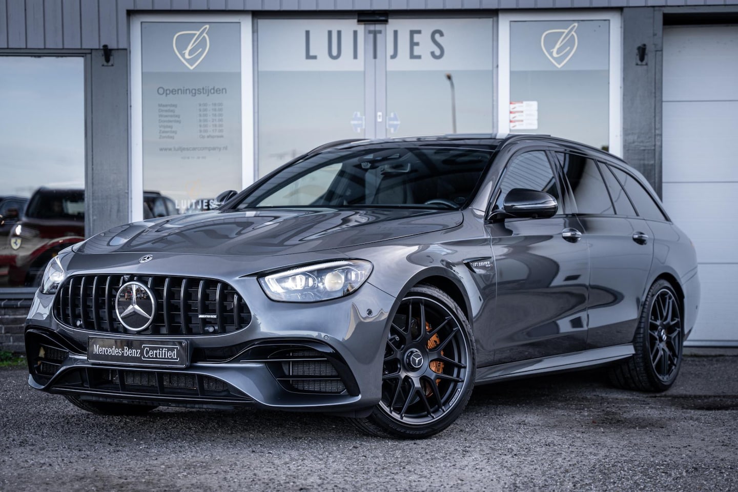 Mercedes-Benz E-klasse Estate - 63 S AMG 612pk 4MATIC Estate I Full-option I Factory-warranty I Ceramic I Carbon I Perform - AutoWereld.nl