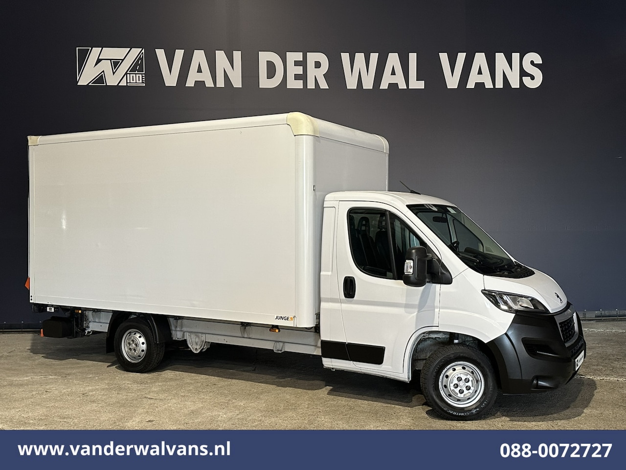Peugeot Boxer - 2.2 BlueHDi 141pk Bakwagen Laadklep Euro6 Airco | Cruisecontrol | 985kg laadvermogen Bijri - AutoWereld.nl