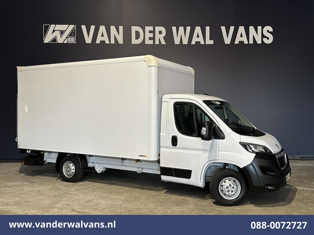 Peugeot Boxer - 2.2 BlueHDi 141pk Bakwagen Laadklep Euro6 Airco | Cruisecontrol | 985kg laadvermogen Bijri - AutoWereld.nl