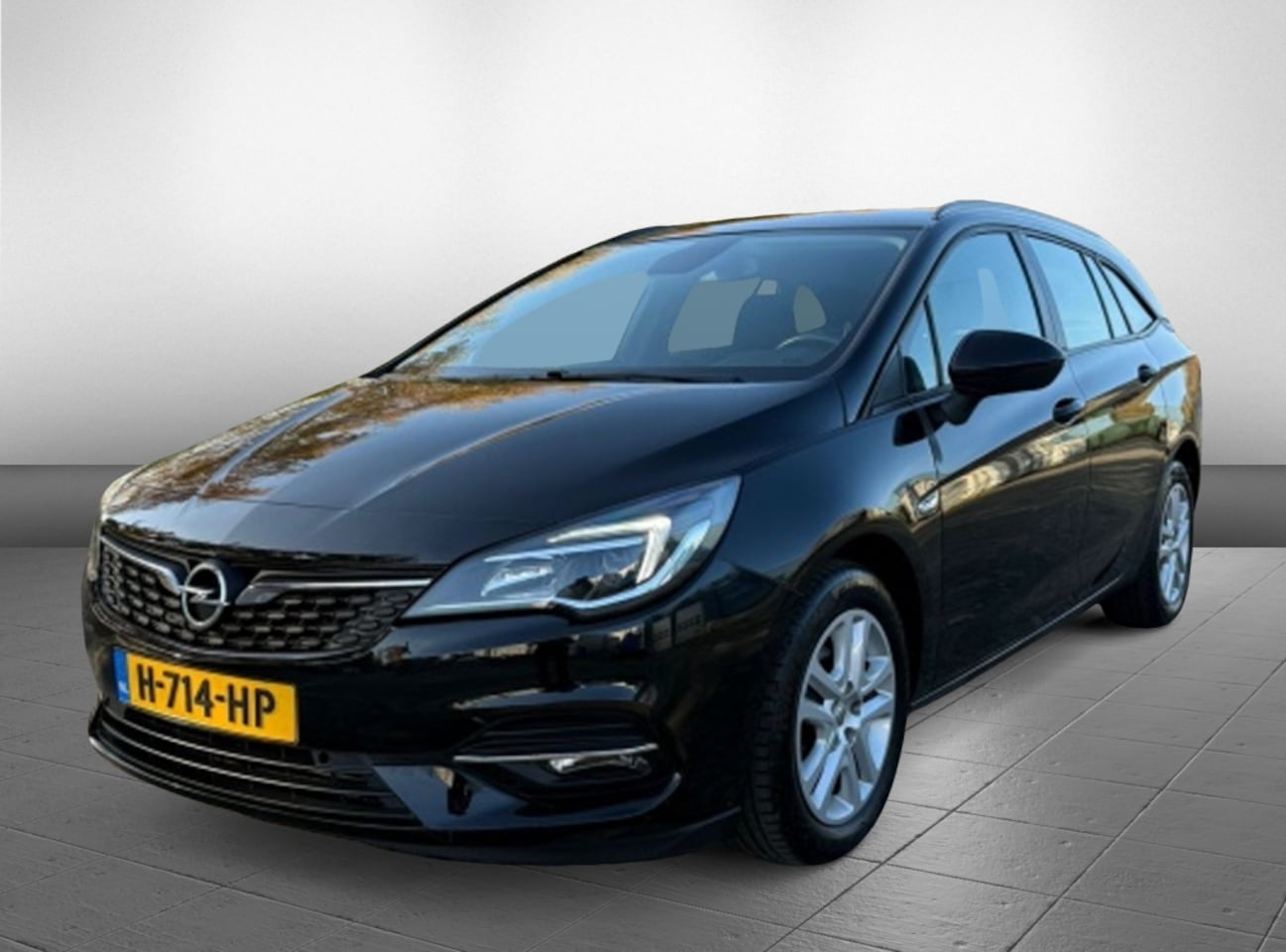 Opel Astra Sports Tourer - 1.2 Bns Edition - AutoWereld.nl
