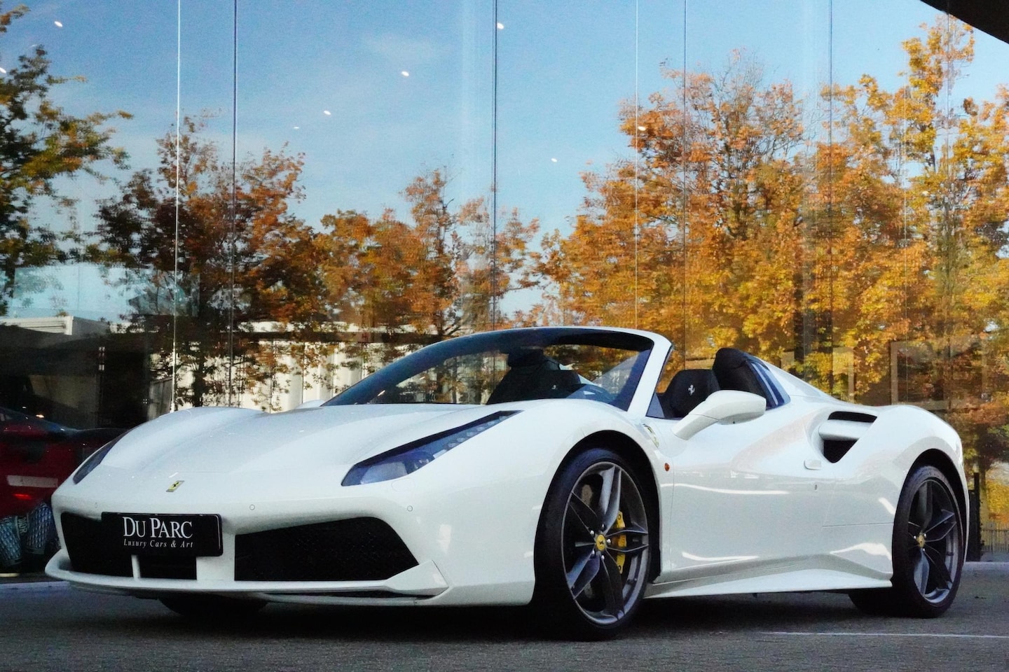 Ferrari 488 - 3.9 Spider HELE Passenger Display Carbon Lifting - AutoWereld.nl