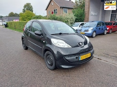 Peugeot 107 - 1.0-12V XR, met werk, schakelt moeilijk
