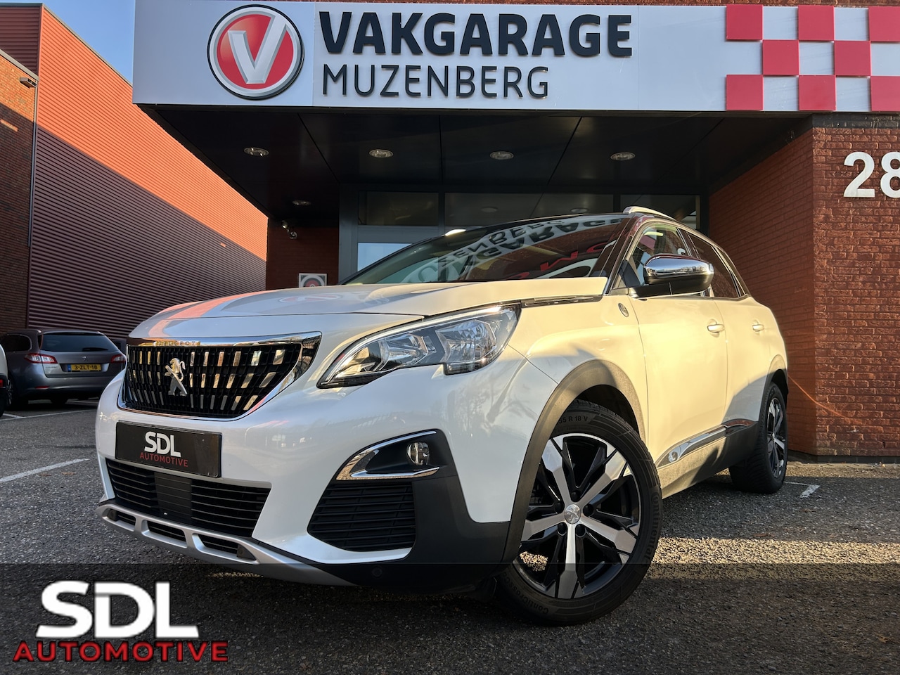 Peugeot 3008 - 1.2 PureTech Crossway 1e EIGENAAR!! // NAVI + CARPLAY // LED // PANO/SCHUIFKANTELDAK // CA - AutoWereld.nl
