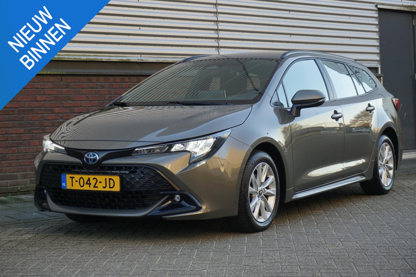 Toyota Corolla Touring Sports - Hybrid 140 Active/NL.Auto/Digi-Dashboard/LED/Navi/ 1e Eigenaar. - AutoWereld.nl