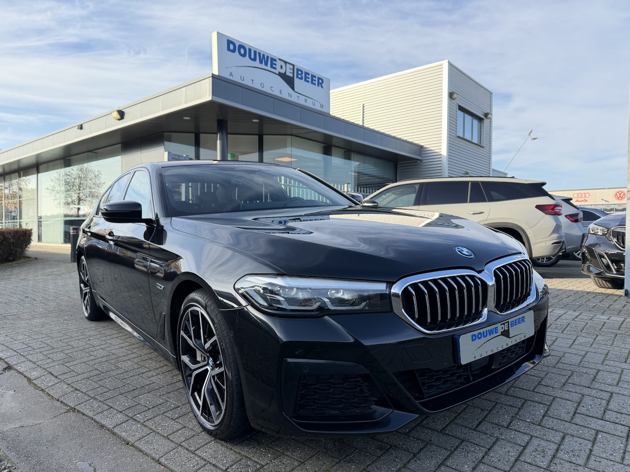 BMW 5-serie - 545e xDrive M sport trekhaak, - AutoWereld.nl