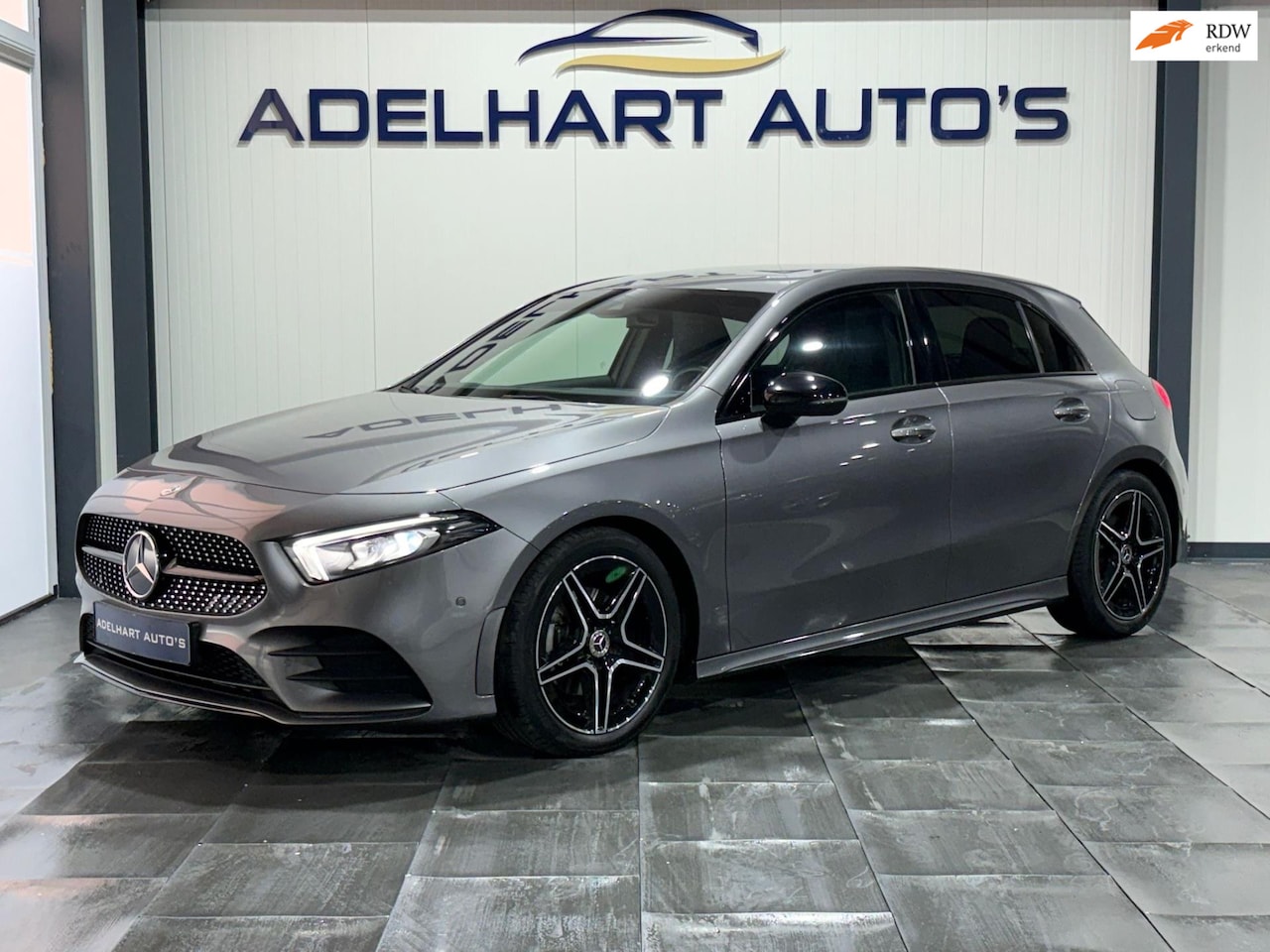 Mercedes-Benz A-klasse - 200 Business AMG Automaat / Navigatie full map / Camera / Lederen interieur / Cruise contr - AutoWereld.nl