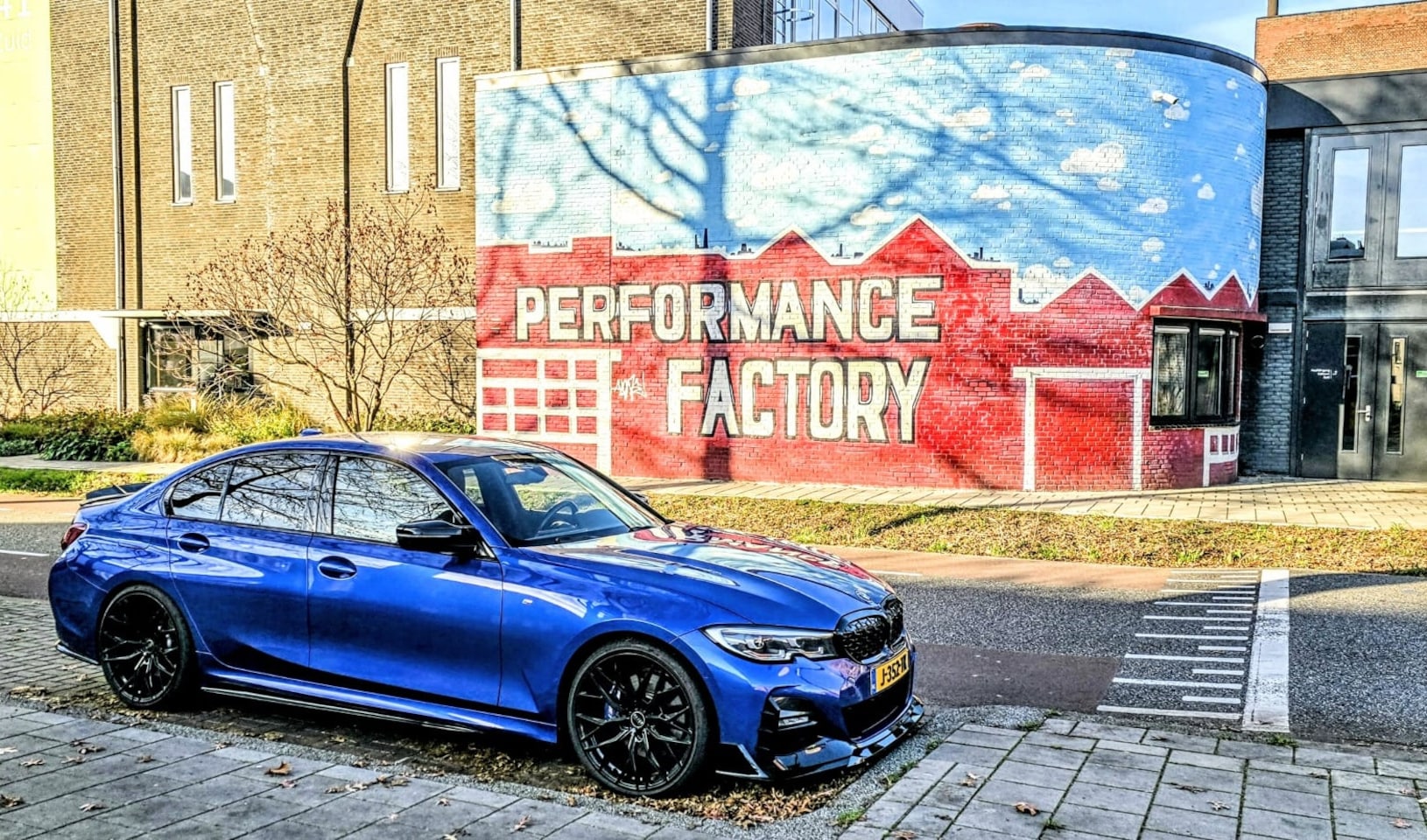 BMW 3-serie - 330e M-sport, Stage-2, 398pk, Harman/Kardon, Portimao Blauw - AutoWereld.nl