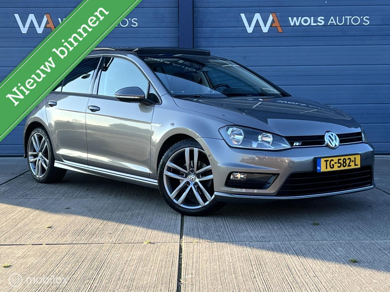 Volkswagen Golf - 1.2 TSI Highline / R-LINE / PANORAMA / 18 INCH! - AutoWereld.nl