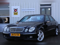 Mercedes-Benz E-klasse - 200 K. Avantgarde Aut.*NL-Auto*Youngtimer*Half Leder/Navi/Parkeersens.V+A