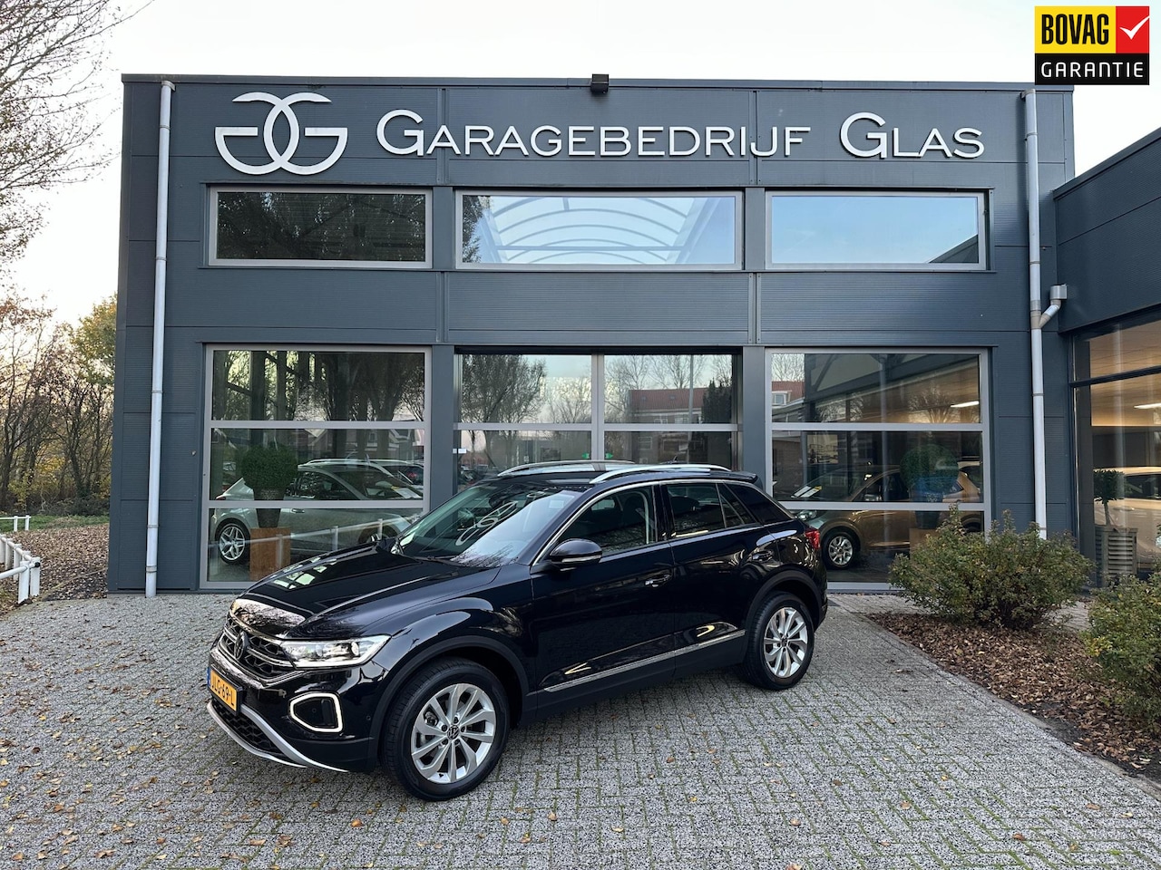 Volkswagen T-Roc - 1.5 TSI style 150 pk automaat camera - stuur-stoelverw. - AutoWereld.nl