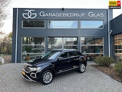 Volkswagen T-Roc - 1.5 TSI style 150 pk automaat camera - stuur-stoelverw