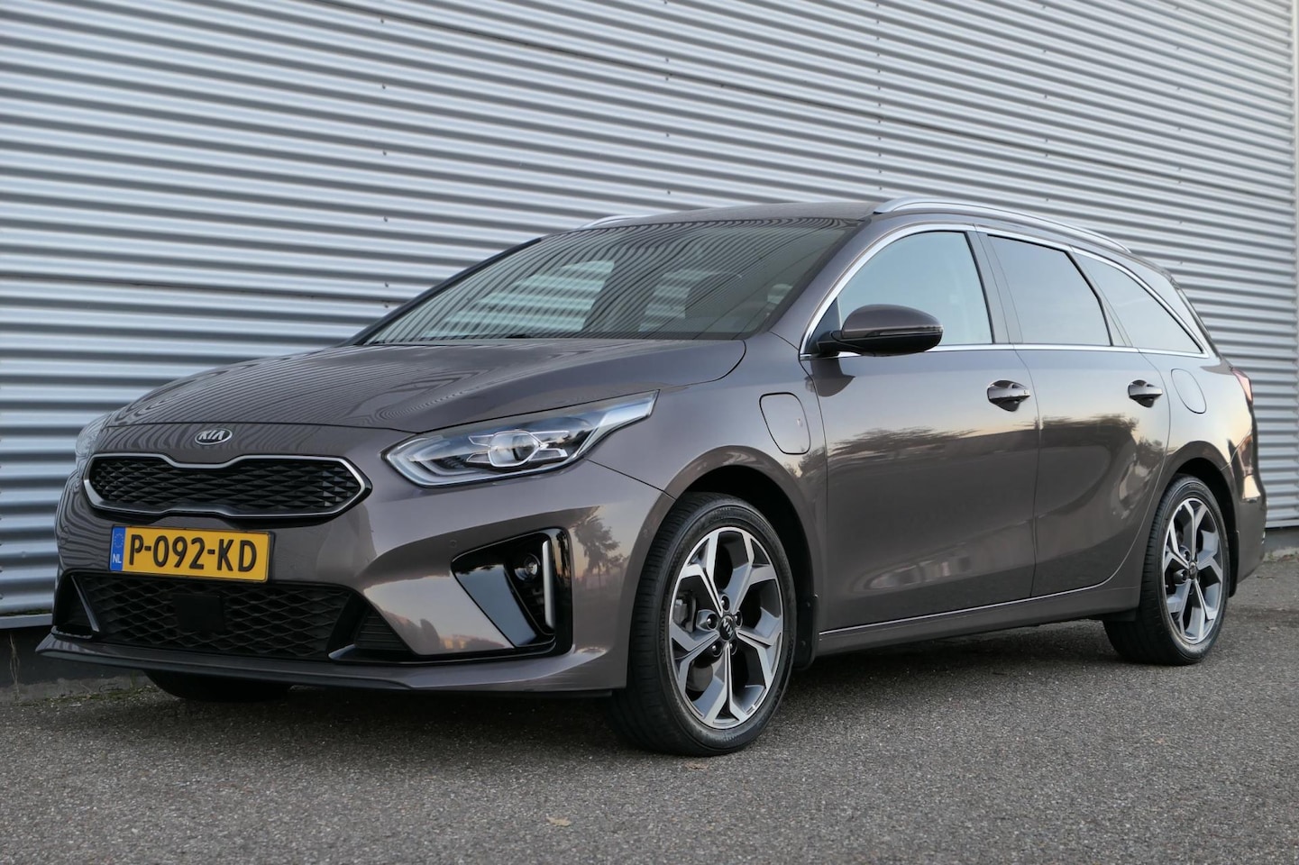 Kia Cee'd Sportswagon - Ceed 1.6 GDI PHEV DynamicPlusLine Carplay ACC Lane keyless stoel en stuur verwarming - AutoWereld.nl