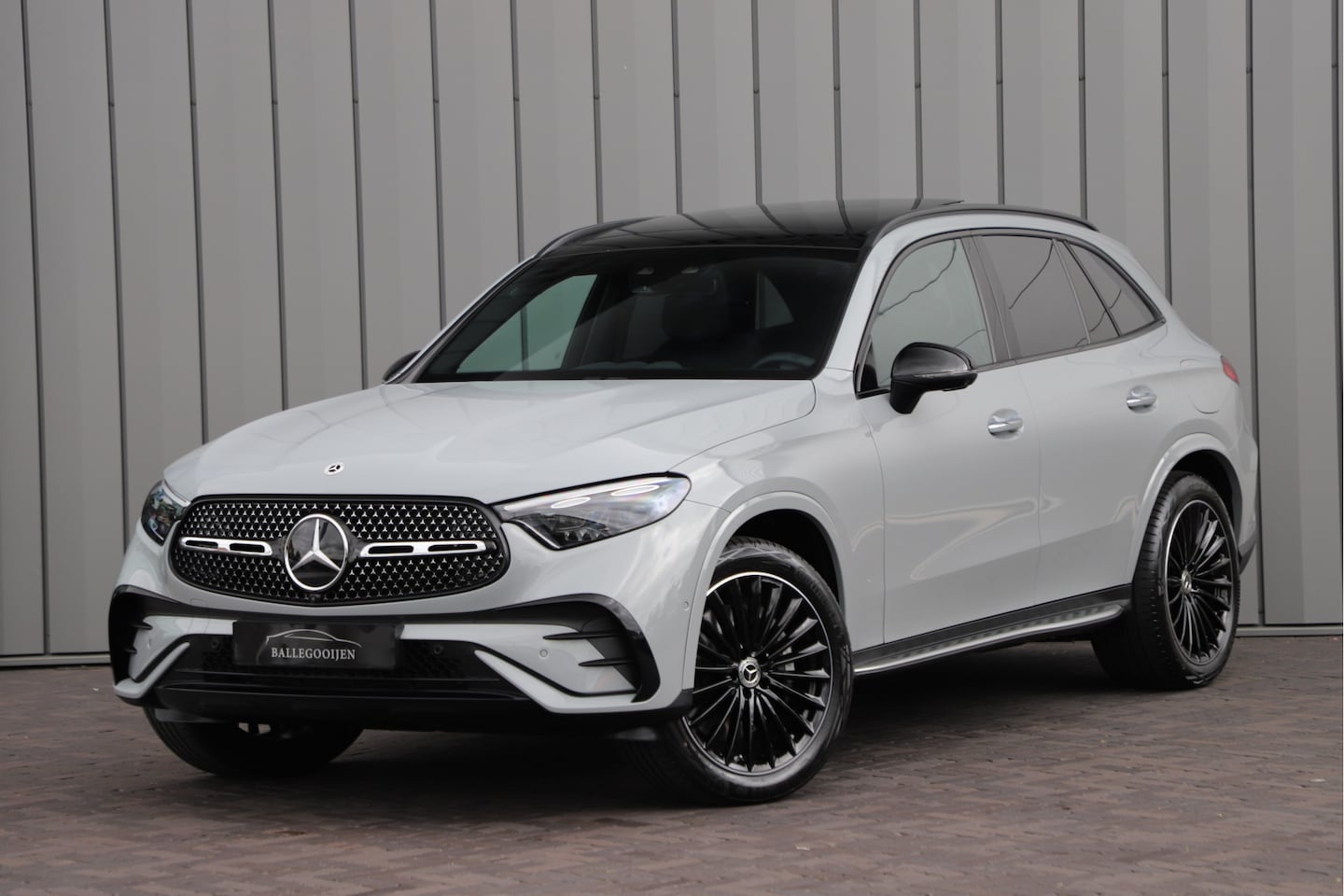 Mercedes-Benz GLC-klasse - 300e AMG 4-Matic | 313PK | Pano | Keyless-go | Head-up | Sfeerverlichting | Burmester | Di - AutoWereld.nl