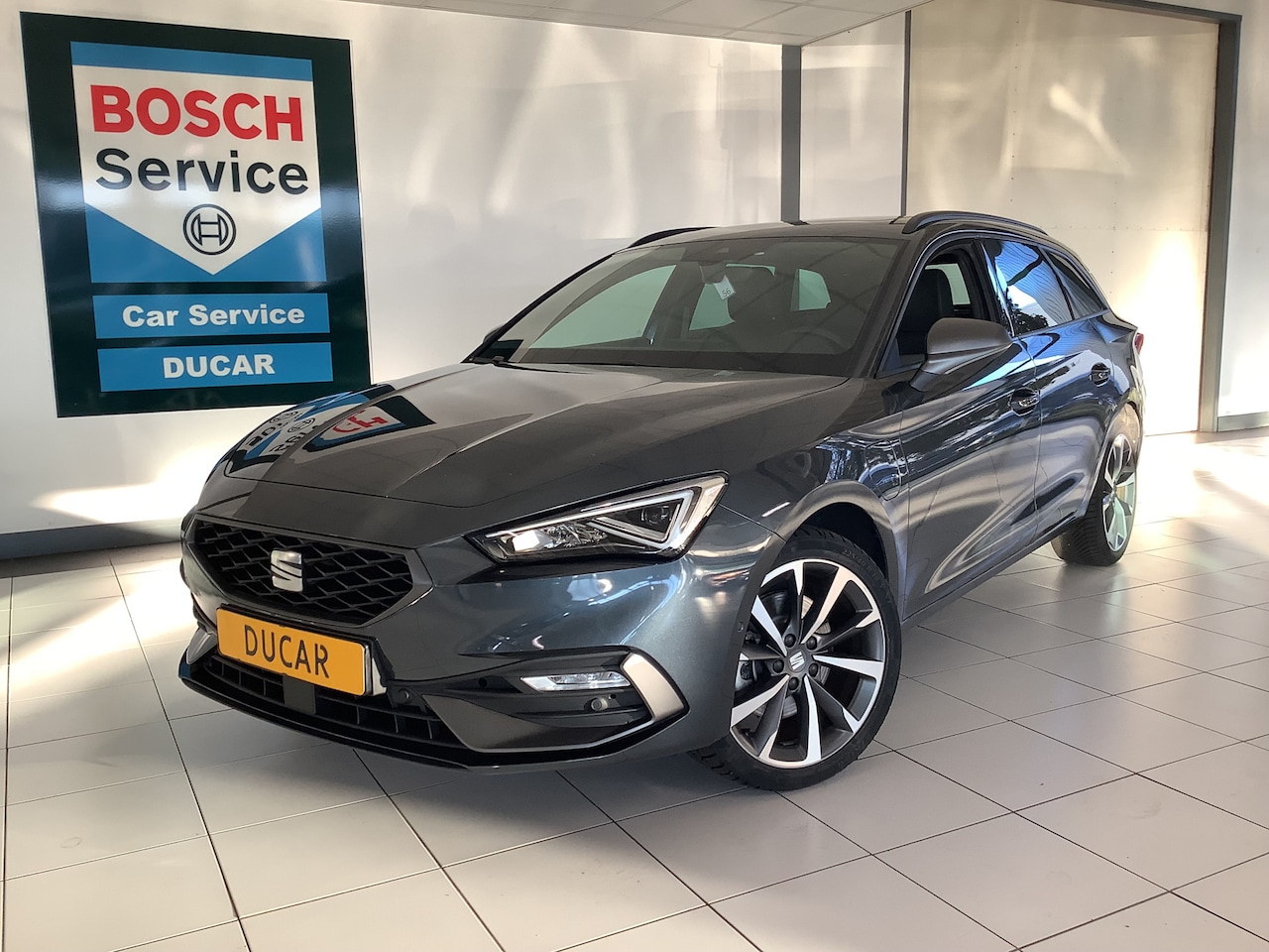 SEAT Leon Sportstourer - 1.4 TSI eHybrid PHEV FR Panodak, camera - AutoWereld.nl
