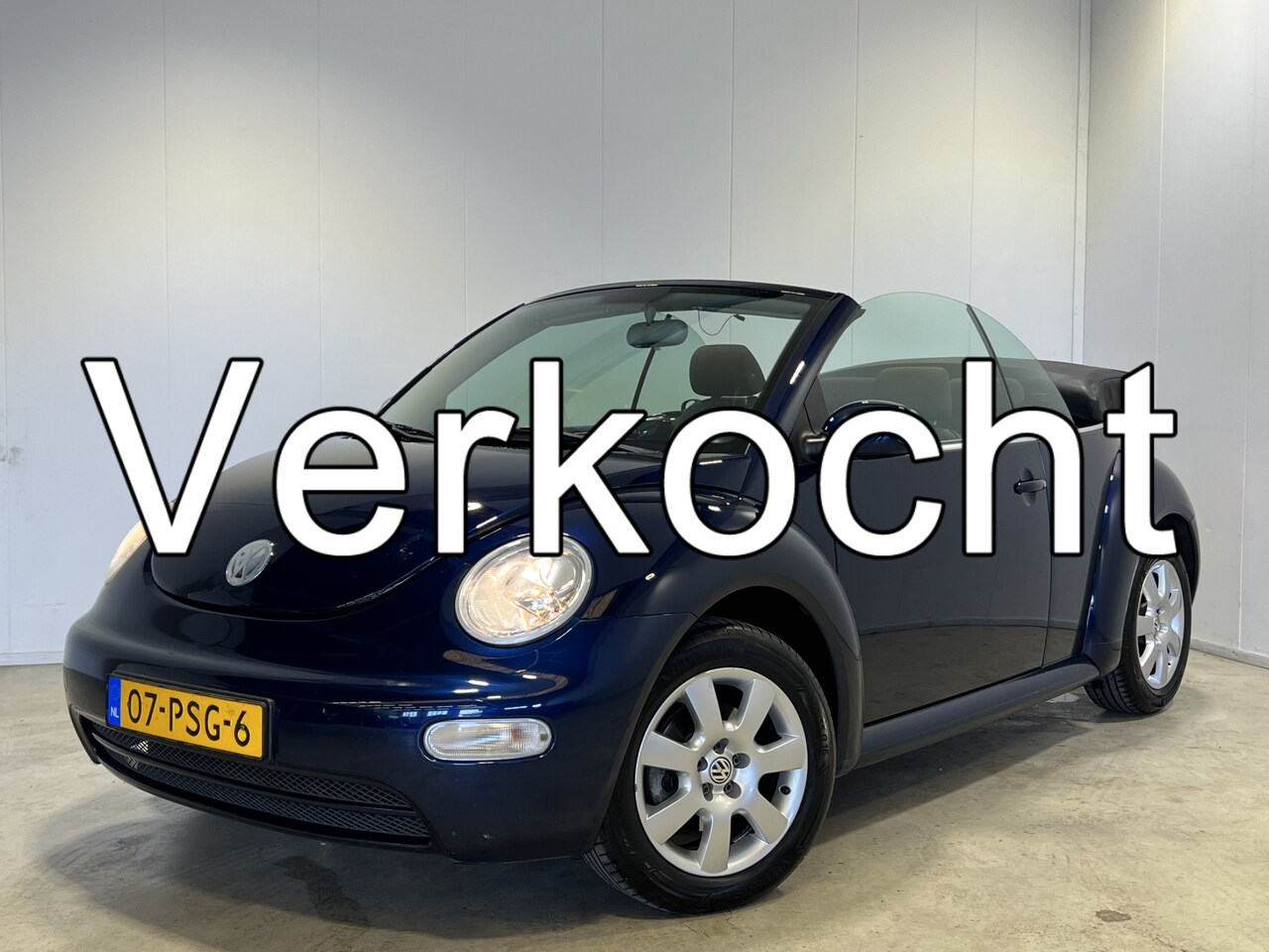 Volkswagen New Beetle Cabriolet - 1.6 Highline | LM Velgen 16" | Cabrio | Trekhaak | Airco | Radio | MEENEEM PRIJS! | - AutoWereld.nl