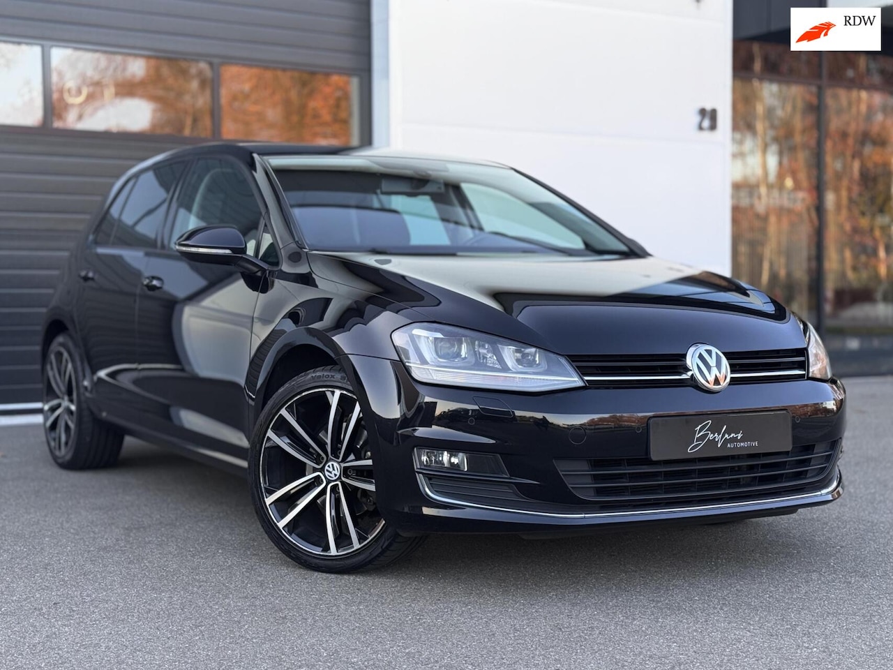Volkswagen Golf - 1.4 TSI Highline Stoelverw | Automaat - AutoWereld.nl