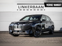BMW iX - xDrive40 High Executive 77 kWh | Sportpakket | Panodak Skylounge | 22 inch | NL auto |