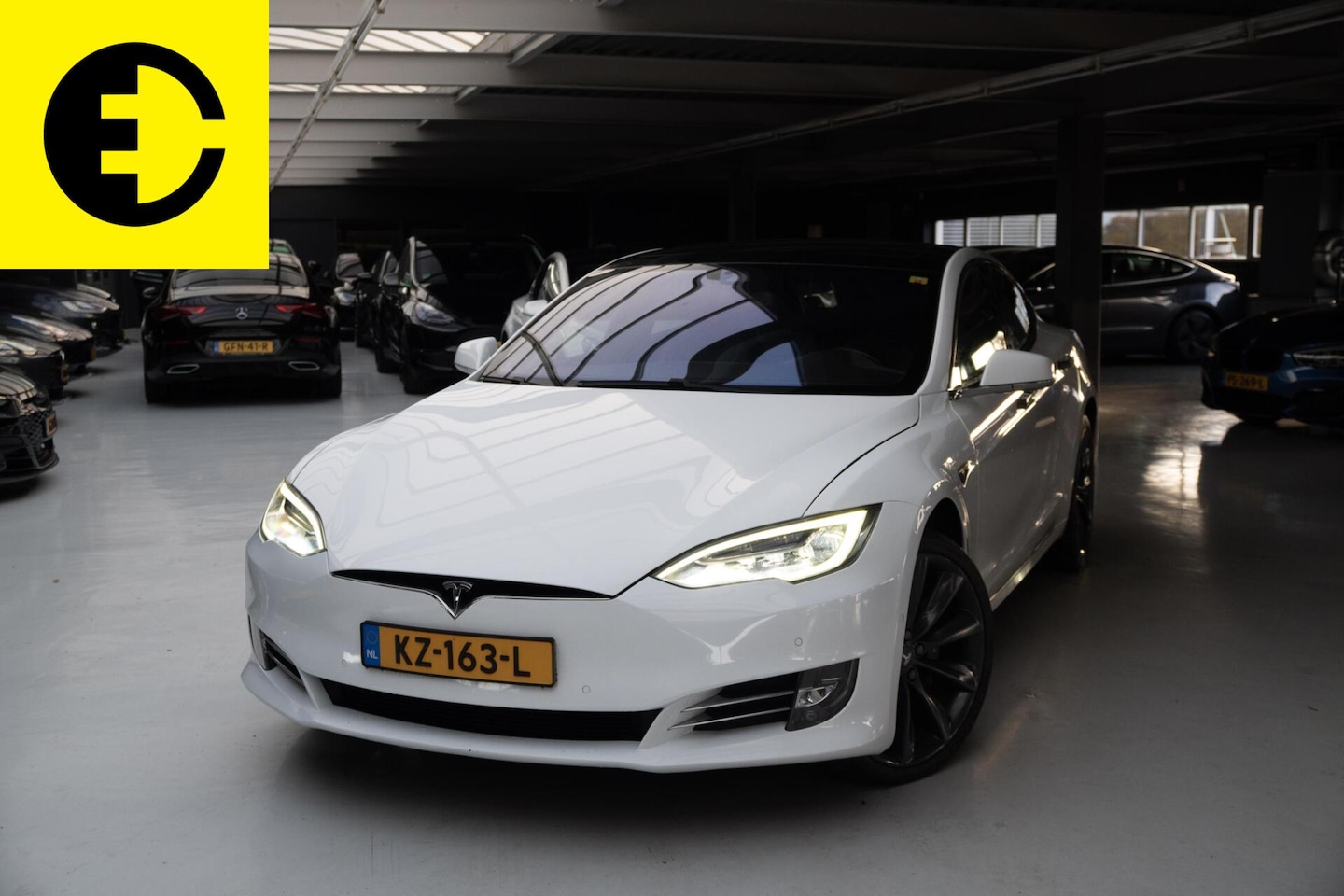 Tesla Model S - 90D Base | CCS Upgrade | Cold wheaterpakket | Premium audio - AutoWereld.nl