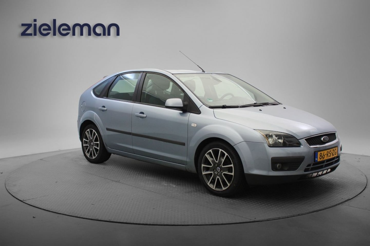 Ford Focus - 1.6 16V Futura - Airco, Cruise, NIEUWE APK! - AutoWereld.nl