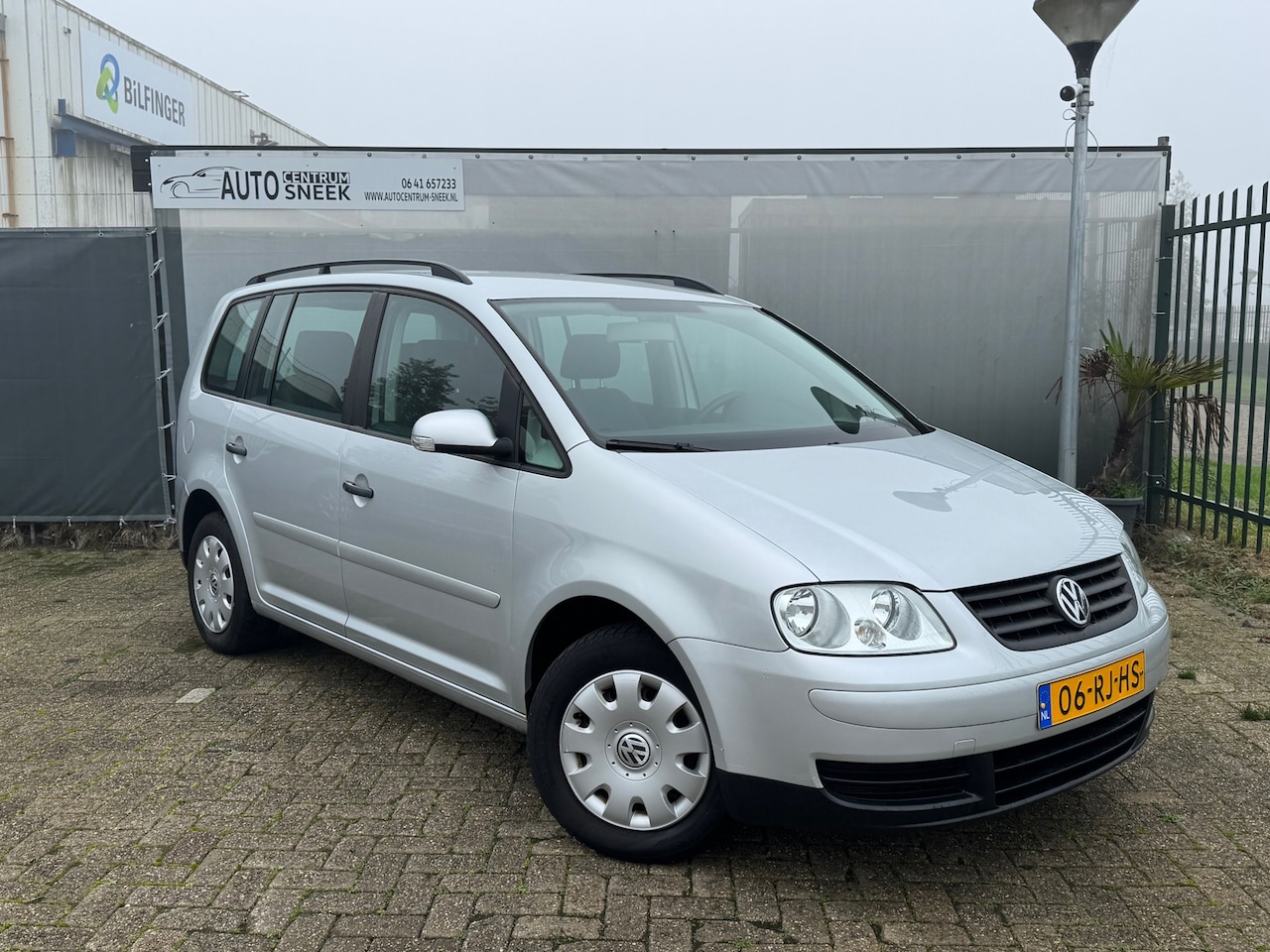 Volkswagen Touran - 1.6 Business - NWE APK - Airco - Cruise - AutoWereld.nl