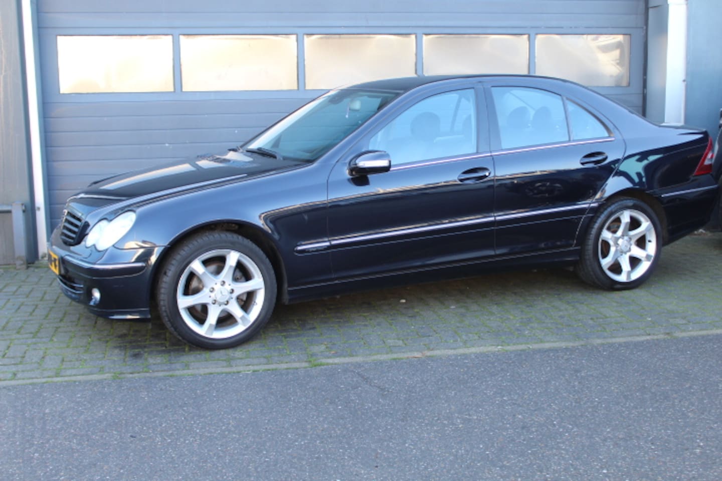Mercedes-Benz C-klasse - 180 K. Avantgarde Automaat , Airco, PDC - AutoWereld.nl