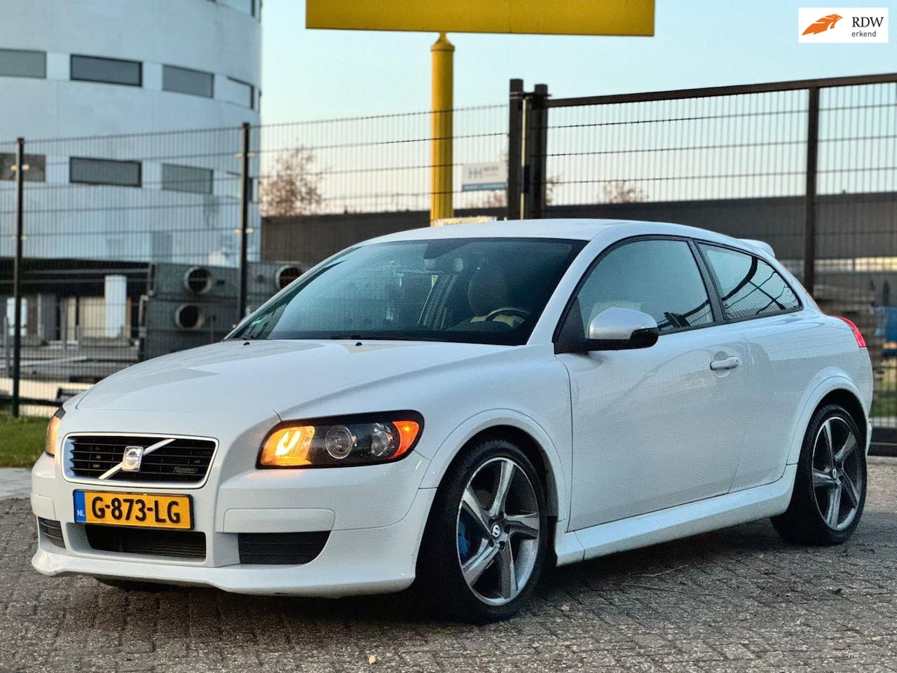Volvo C30 - 1.6|R-LINE|AIRCO|CRUISE|XENON|HALFLEDER - AutoWereld.nl