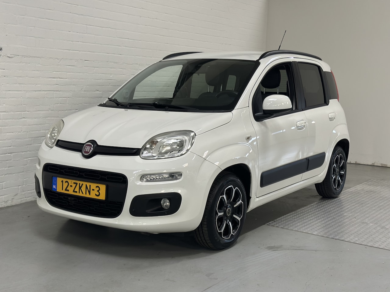 Fiat Panda - 0.9 TwinAir Lounge CLIMA / NAVI /ELK/PAKKET 1e EIGENAAR - AutoWereld.nl