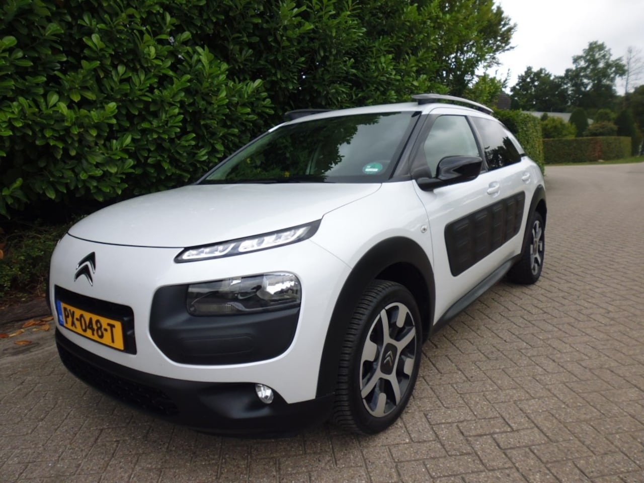 Citroën C4 Cactus - 1.2 Pure Tech Shine CRUISE NAVI CAMERA PDC ECC - AutoWereld.nl