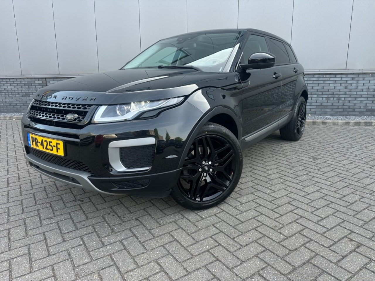 Land Rover Range Rover Evoque - 2.0 TD4 Urban Series Pure+Pano - AutoWereld.nl