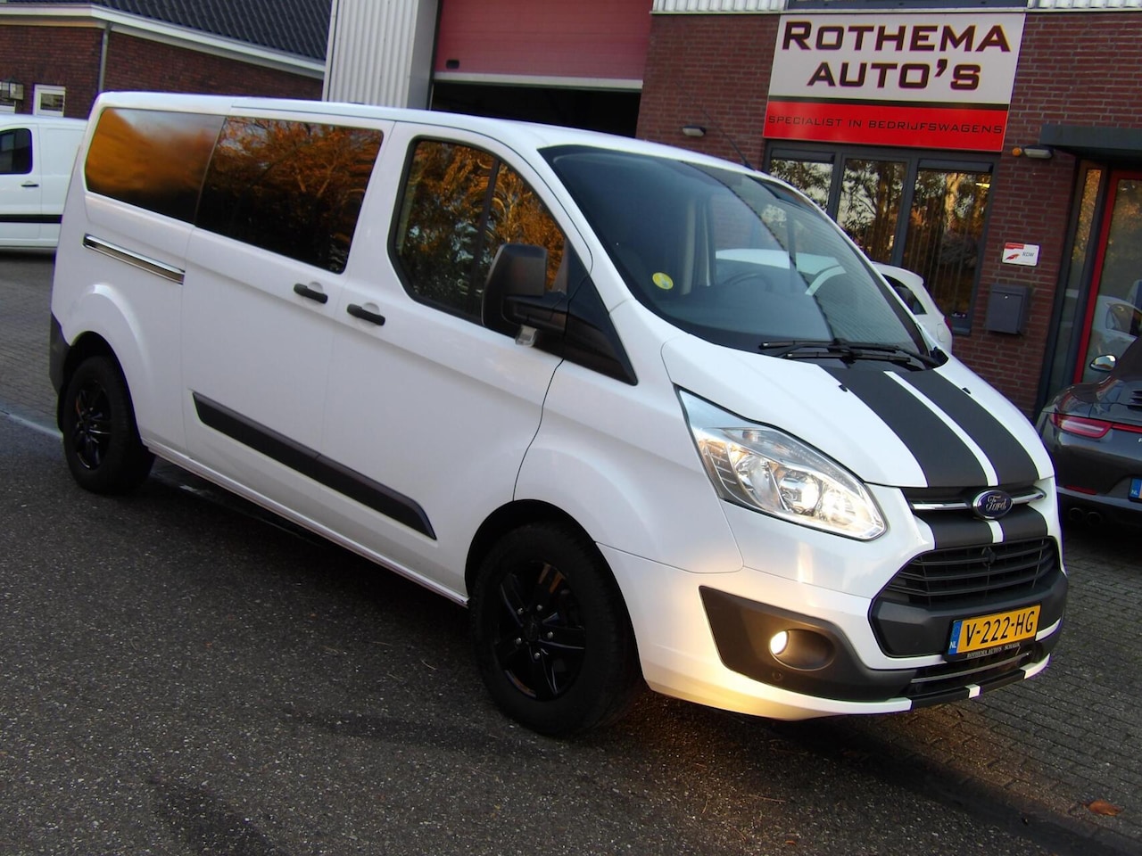 Ford Transit Custom - 2.0 TDCI 130PK L2H1 2016 EURO 6 DUB-CAB. 2x SCHUIFDEUR ZEER MOOI - AutoWereld.nl