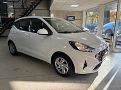 Hyundai i10 - 1.0 nw model Airco Multimedia Cruise