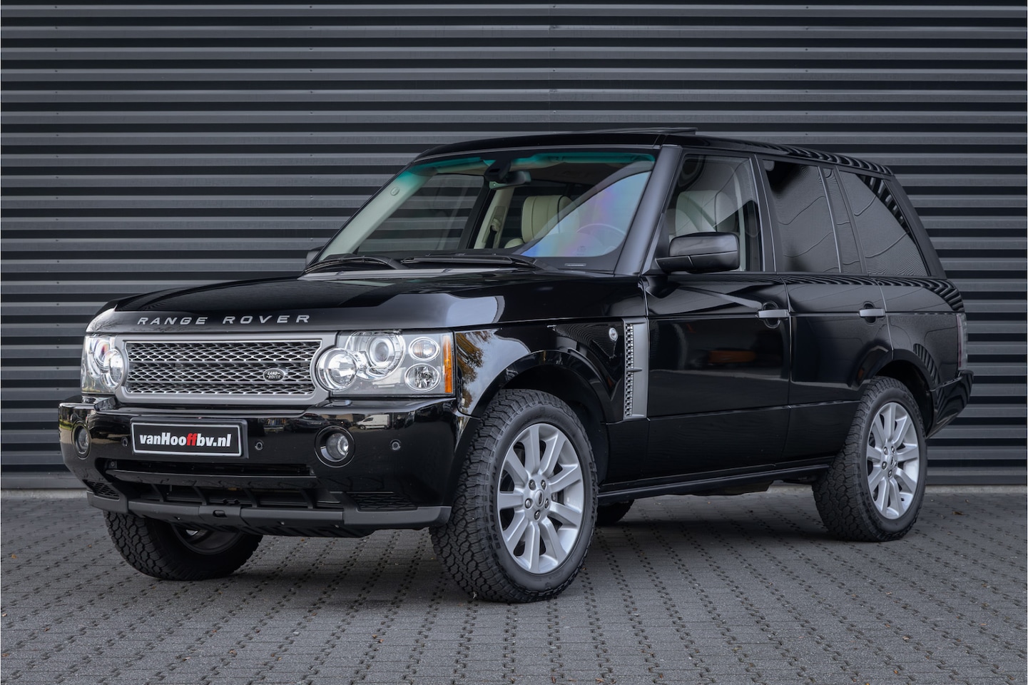 Land Rover Range Rover - 4.2 V8 Supercharged 4.2 V8 Supercharged - AutoWereld.nl